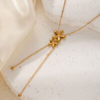 Elegant Gold Double Flower Adjustable Necklace - Image 2