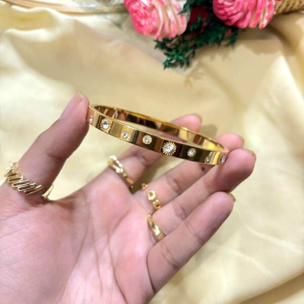 Stylish Gold Plated Bracelet for Girls – Trendy Fashion Bangle