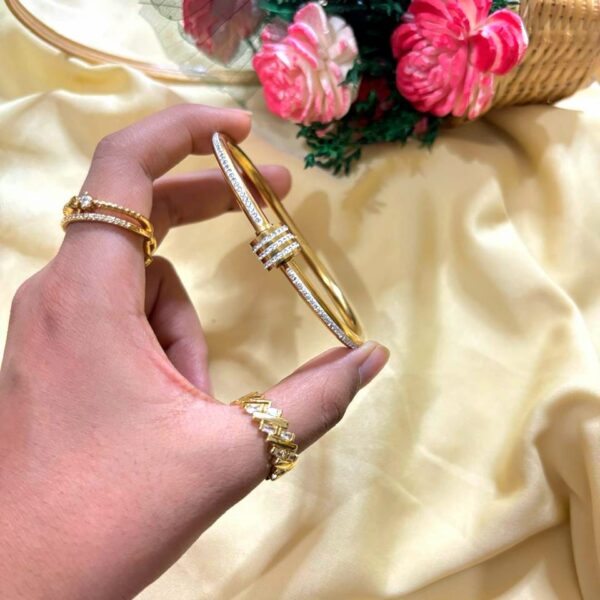 Elegant Designer Bracelet for Women – Premium Fashion Jewellery