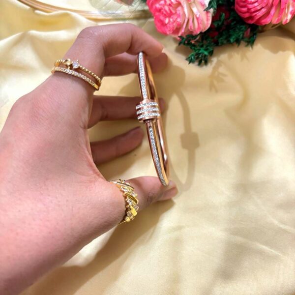 Luxury Gold Plated Bracelet for Women – Elegant Ladies Bangle